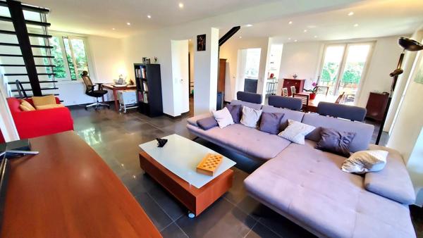 Grande maison au calme, bout d'impasse, grand terrain !