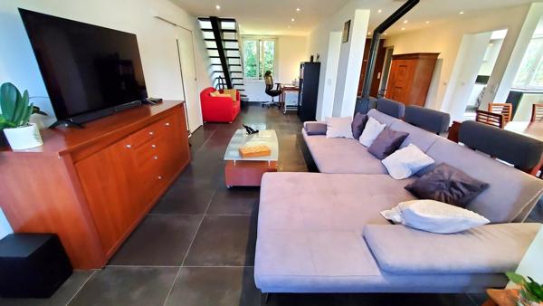 Grande maison au calme, bout d'impasse, grand terrain !