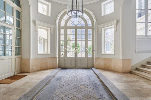 A vendre - Appartement  38  m²  - Paris - 75007 - Saint Germain des Près