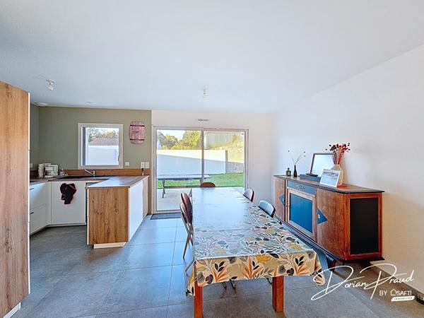 Maison neuve composée de deux chambres