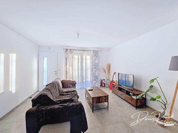 Maison neuve composée de deux chambres