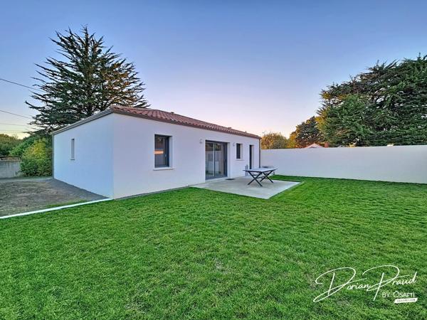 Maison neuve composée de deux chambres