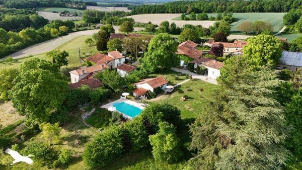 Maison à vendre |  Saint-Romain |  5 pièces | 200 m²