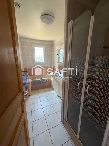 MAISON DE PLAIN-PIED  97 M² AVEC PISCINE ET GARAGE SUR TERRAIN DE 963 M²