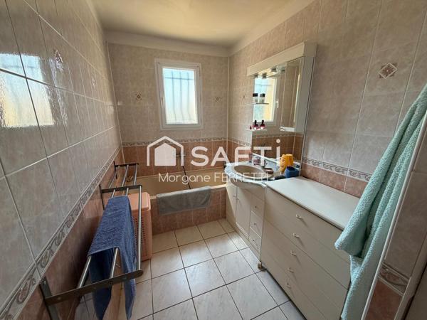 MAISON DE PLAIN-PIED  97 M² AVEC PISCINE ET GARAGE SUR TERRAIN DE 963 M²