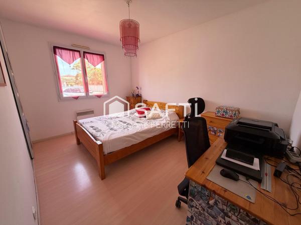 MAISON DE PLAIN-PIED  97 M² AVEC PISCINE ET GARAGE SUR TERRAIN DE 963 M²