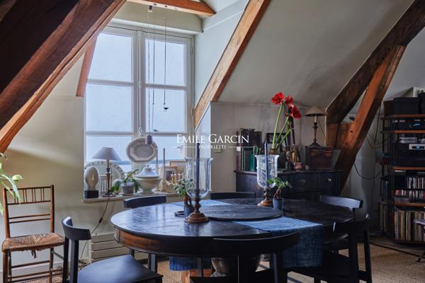 À vendre - Appartement de caractère - Neuilly Sur Seine - dernier étage - Parking