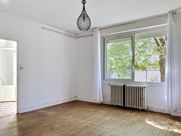 Grande maison familliale 174 m², 6 chambres, jardin.