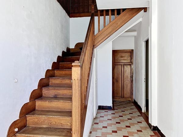 Grande maison familliale 174 m², 6 chambres, jardin.