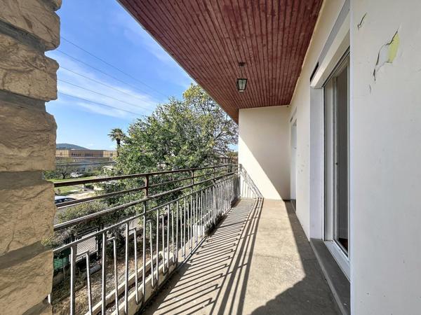 Grande maison familliale 174 m², 6 chambres, jardin.