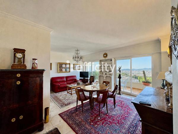 Appartement
         3 pièces
        - 70 m² 299 000 € *