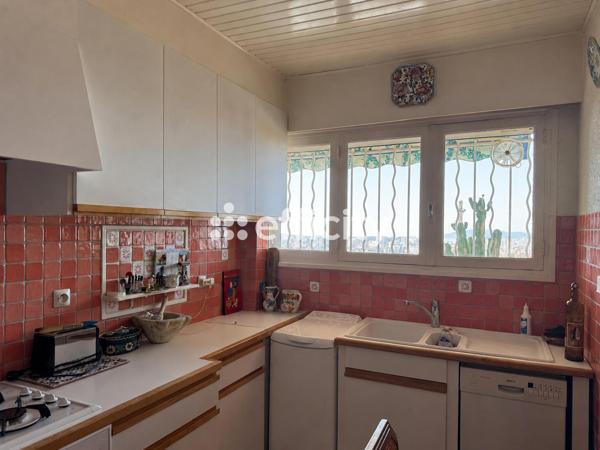 Appartement
         3 pièces
        - 70 m² 299 000 € *