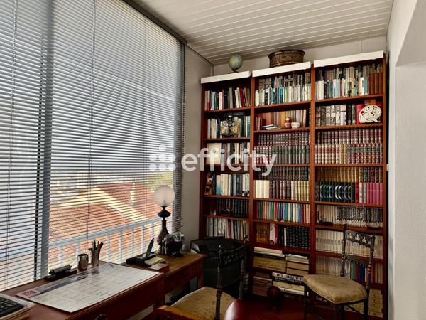 Appartement
         3 pièces
        - 70 m² 299 000 € *
