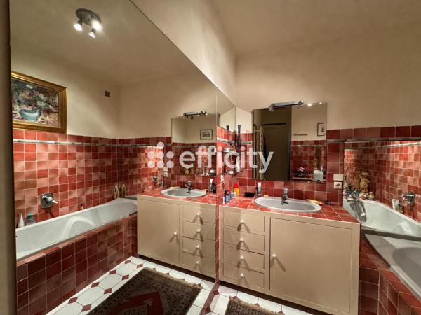 Appartement
         3 pièces
        - 70 m² 299 000 € *