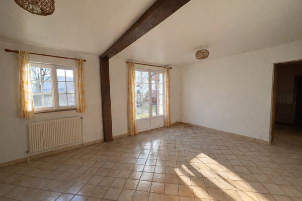 MAISON A COLOMBAGES, JARDIN ARBORE CLOS PROCHE COMMERCES ET TRANSPORTS