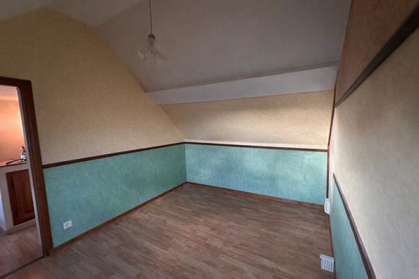 MAISON A COLOMBAGES, JARDIN ARBORE CLOS PROCHE COMMERCES ET TRANSPORTS