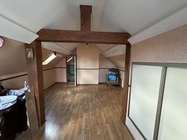 MAISON A COLOMBAGES, JARDIN ARBORE CLOS PROCHE COMMERCES ET TRANSPORTS