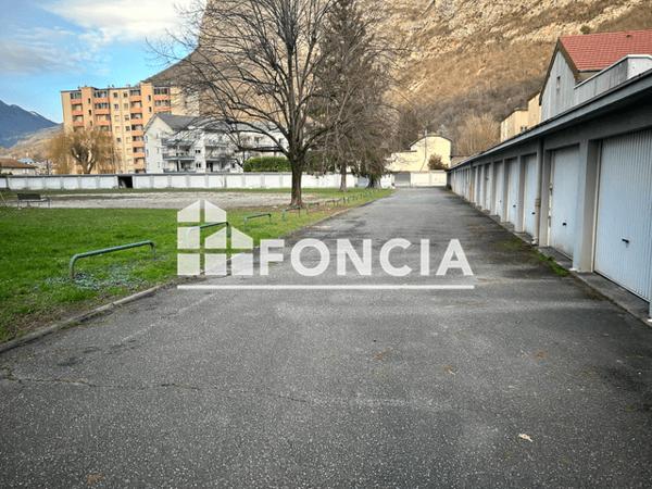 Location Parking 10 m² - RUE DU DRAC Saint Egreve 38120
