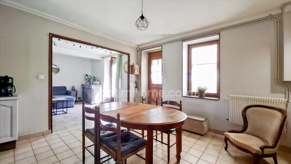 Ferme rénovée à vendre 6 pièces à Espinasse-Vozelle (03) – Propriété avec dépendances et hangar – Proche Vichy
