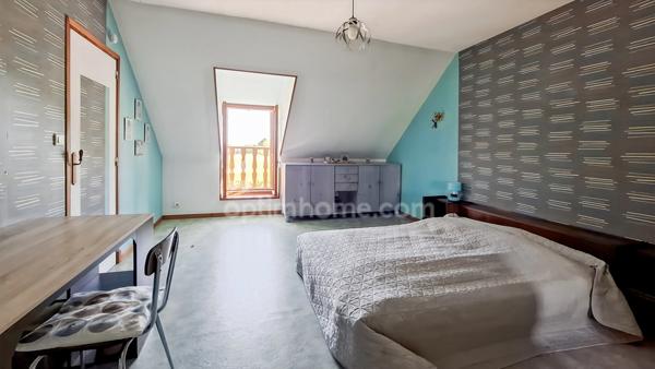 Ferme rénovée à vendre 6 pièces à Espinasse-Vozelle (03) – Propriété avec dépendances et hangar – Proche Vichy