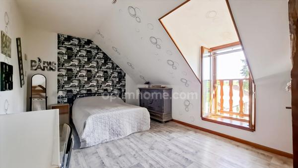 Ferme rénovée à vendre 6 pièces à Espinasse-Vozelle (03) – Propriété avec dépendances et hangar – Proche Vichy