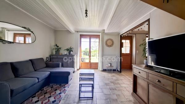 Ferme rénovée à vendre 6 pièces à Espinasse-Vozelle (03) – Propriété avec dépendances et hangar – Proche Vichy