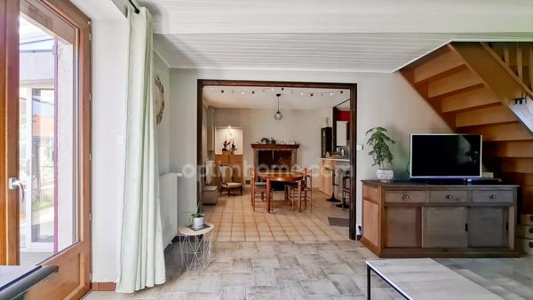 Ferme rénovée à vendre 6 pièces à Espinasse-Vozelle (03) – Propriété avec dépendances et hangar – Proche Vichy