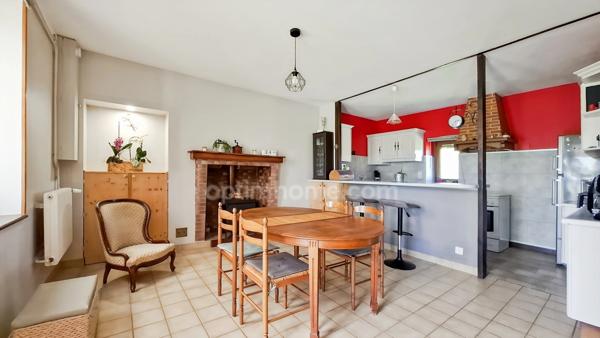 Ferme rénovée à vendre 6 pièces à Espinasse-Vozelle (03) – Propriété avec dépendances et hangar – Proche Vichy