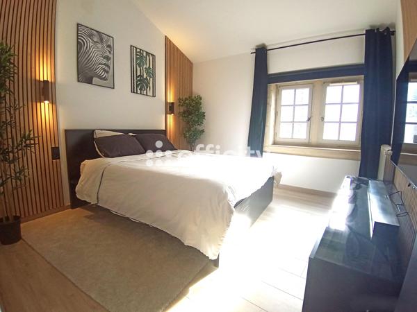 Appartement
         3 pièces
        - 102 m² 189 000 € *