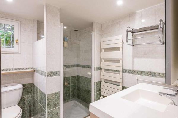 Aulnay-sous-Bois (93600) Aulnay-sous-Bois, Centre Gare, très belle maison et son magnifique jardin