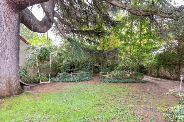 Aulnay-sous-Bois (93600) Aulnay-sous-Bois, Centre Gare, très belle maison et son magnifique jardin