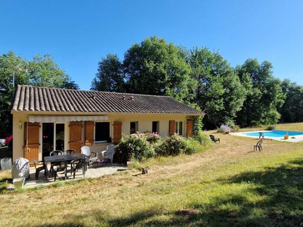 Maison contemporaine - Le bugue Maison de plain pied, piscine et terrain de 2771m2