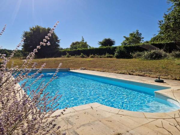 Maison contemporaine - Le bugue Maison de plain pied, piscine et terrain de 2771m2