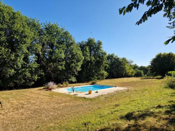 Maison contemporaine - Le bugue Maison de plain pied, piscine et terrain de 2771m2