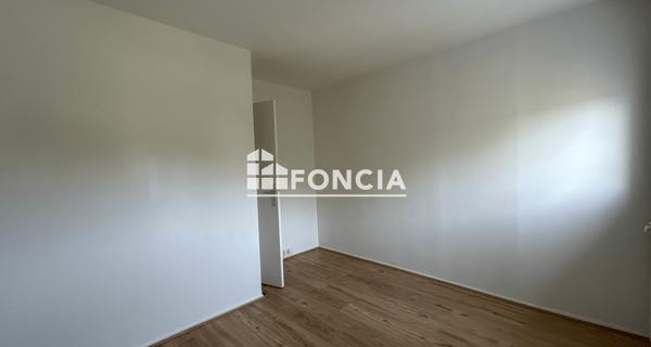 Location Appartement 5 pièces 96.6 m² - Neuville-sur-saône 69250