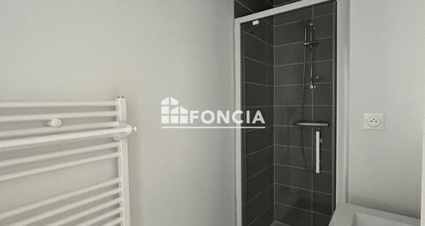 Location Appartement 5 pièces 96.6 m² - Neuville-sur-saône 69250