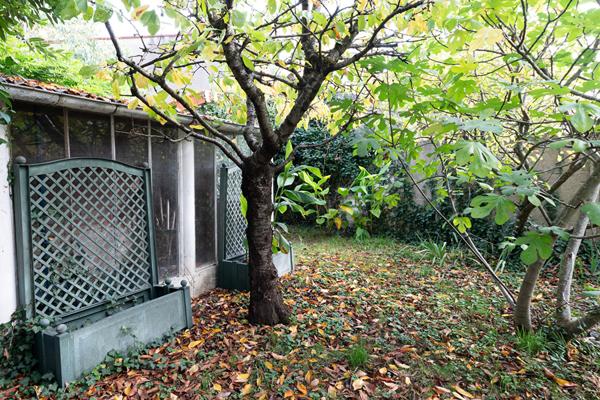 Vaires-sur-Marne ? Élégante meulière rénovée, proche centre.