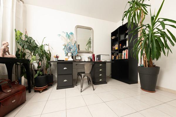 Vaires-sur-Marne ? Élégante meulière rénovée, proche centre.