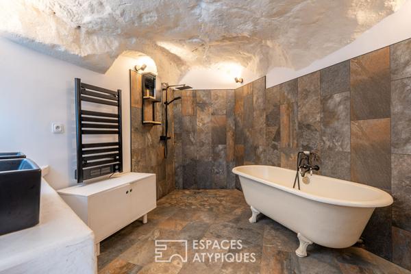 Maison cosy semi troglodyte