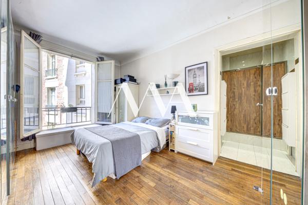 Appartement
         5 pièces
        - 130 m² Bien prestige 1 050 000 € *