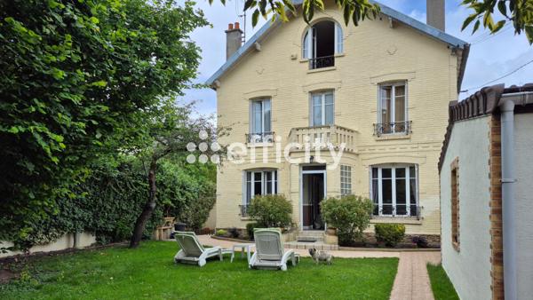 Maison
         6 pièces
        - 154 m² Exclusivité 450 000 € *