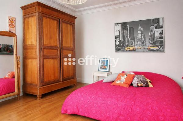 Maison
         6 pièces
        - 154 m² Exclusivité 450 000 € *