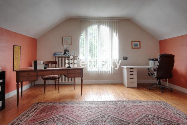 Maison
         6 pièces
        - 154 m² Exclusivité 450 000 € *