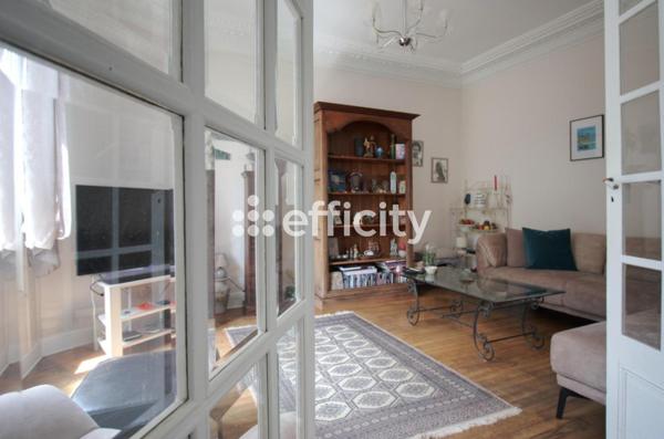 Maison
         6 pièces
        - 154 m² Exclusivité 450 000 € *