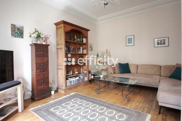 Maison
         6 pièces
        - 154 m² Exclusivité 450 000 € *