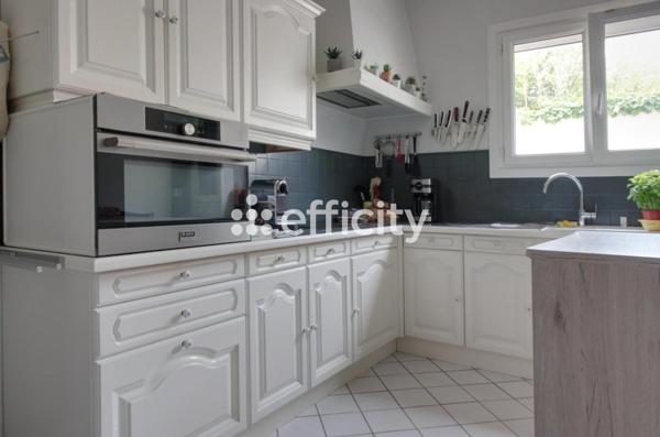 Maison
         6 pièces
        - 154 m² Exclusivité 450 000 € *