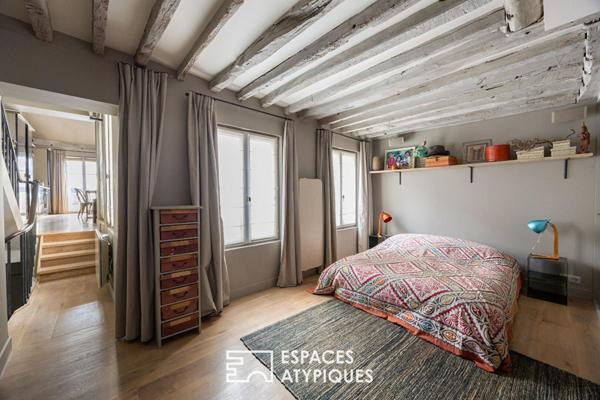 Duplex au dernier étage avec terrasse plein ciel et balcon