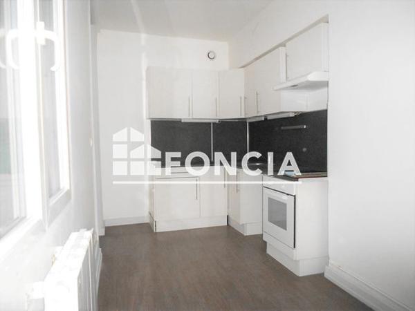 Location Studio 30.3 m² - 18 RUE BEAUREPAIRE Saumur 49400