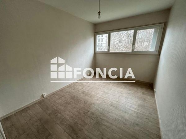 Location Appartement 3 pièces 57 m² - RESIDENCE GAMBETTA - 91 RUE PIERRE BROSSOLETTE Yerres 91330