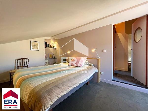 Maison avec extérieurs jardin et garages très belles prestations